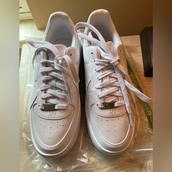 Women’s Nike Air Force 1’s Platforms. Triple White Size 8 NWOT. - Picture 2 of 8